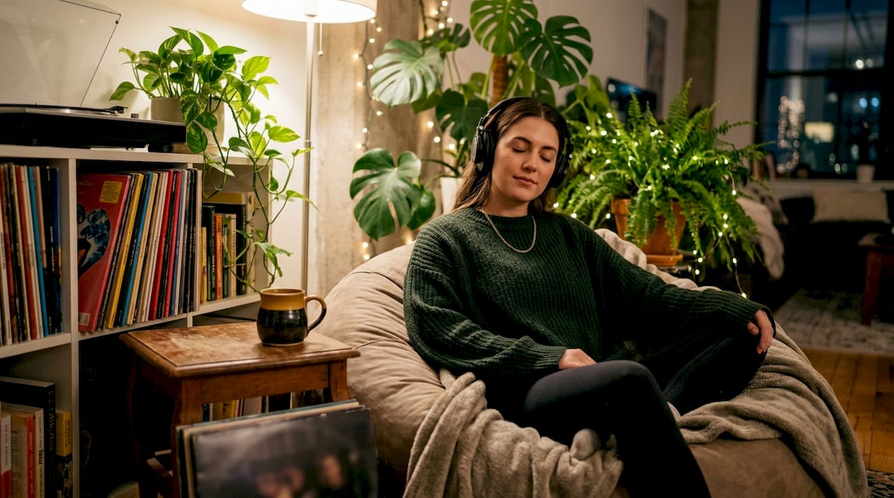 Moody After-Hours Tracks: Best Examples for Late Nights
