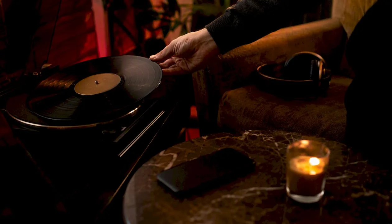 How Streaming Algorithms Shape Your Night Listening
