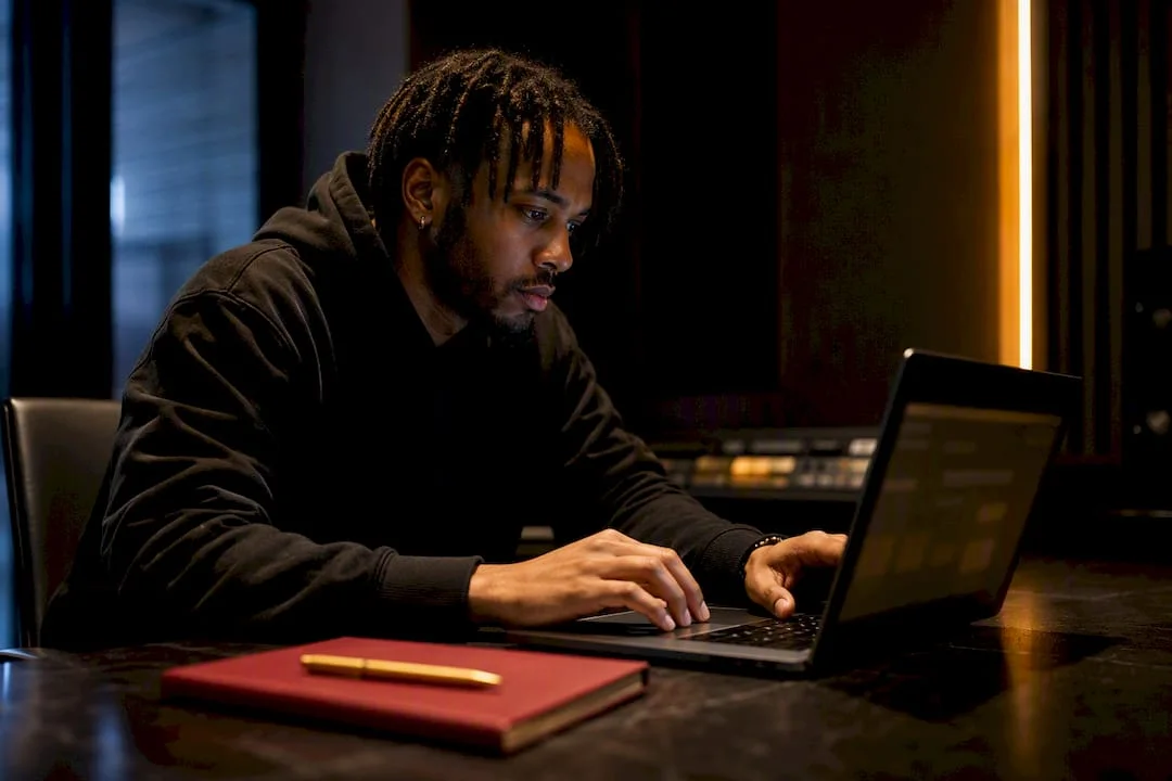 100-Word Copyable Pitch: Spotify Playlist Pitching for Indie Artists